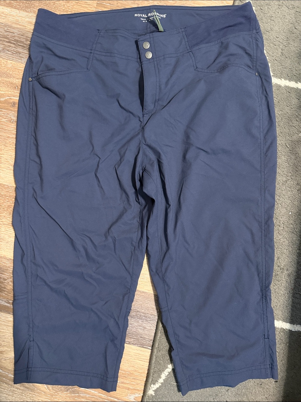 Royal Robbins women’s  Navy Cargo Capris